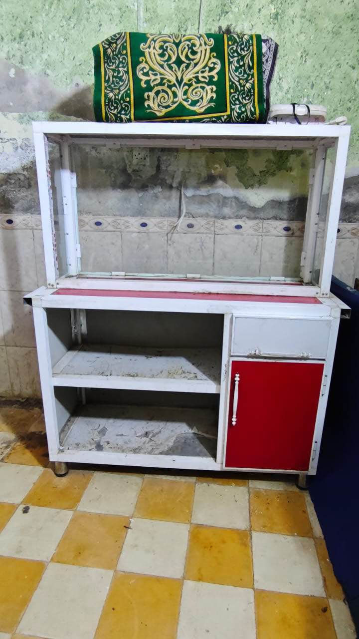 للبيع ميز فلافل الاتصال *********** وتساب عمارة, ميسان
