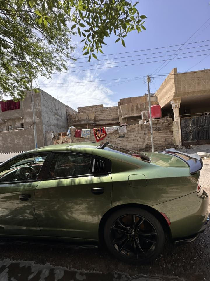 ‏‎سلام عليكم
جارجر  
موديل 21اصل 
ادشن مرايات علامات كله اسود بلادي 
لون زيتوني مميز سياره جديده 
‏‎مكفوله  سياره لا صبغ ولا بارد ولا تبديل داخله دعاميه سرقه الباب الوره سايق مبدل فقط 
محرك كير سليم بدون اي شي 
‏‎سيارة ماشيه 60 حقيقي الف كيلو متر 
(‏‎ رقم اربيل باسمي الجديد  تحويل ثاني يوم )
‏‎المحرك : V6.  3.6L .
وعليه لحايه داير ميدوره‏‎
‏‎* جناع مرايه 
‏‎* جناح خلفي اسود 
‏‎* ويل قياس 20 انچ اسود . 
‏‎* مصابيح أمامية زنون . عدسات زرع 
‏‎* كشافات الضباب زنون . 
‏‎* المصابيح الأماميه زرع عدسات 4$ LED وعين شيطان 
‏‎* حساسات . 
‏‎* مقاعد أمامية كهربائية عدد 1 
‏‎* تشغيل عن بعد . 
‏‎* محدد سرعة . 
‏‎* تلفون بلوتوث . 
‏‎* كاميرا خلفية .
‏‎* مرايا متحسسة للاضاءة العالية .
‏‎* دخول ذكي (بصمة) .
‏‎*شفتات ستيرن 
 لون مميز 
‏‎السعر 240
حداديه بعدهي بكارتون 
وعليه تخم تاير يعني ماتصرف عليه ربع
‏‎*العنوان: بصره 
‏‎للاتصال 
‏‎بيع ***********
سياره جديده حيل وماتصرف عليه ربع
