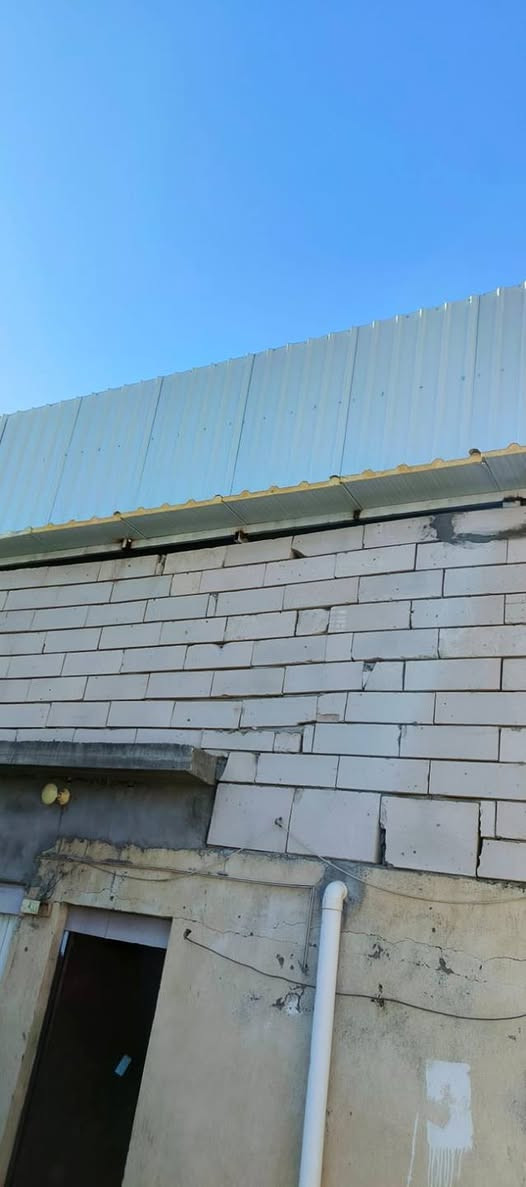 حداد كافة أنواع الحداده 
اسعار مناسبه لعمل الكرفانات  
وعمل بيوت والكرفانات الموقعي والمزارع
والسقايف بانواعها
وعمل المخازن للبيوت والمحلات 
حسب طلبك سندويج عادي$ ضد الحريق 
عملنه يشمل الابواب الشبابيك 
اسعار تنافسيه سعر غير الي بالسوك  
نعمل بحرافيه شغل درجه اولى أبواب 🚪 شبابيك 🪟
سقائف 🏖كرفانات 🏦 أعلانات ضوئيه  🖼 
واسعارنا مناسبه 
العنوان البصره 
ماعليك فقط الاتصال ومراسله على الأرقام التاليه 
***********📲📱***********
