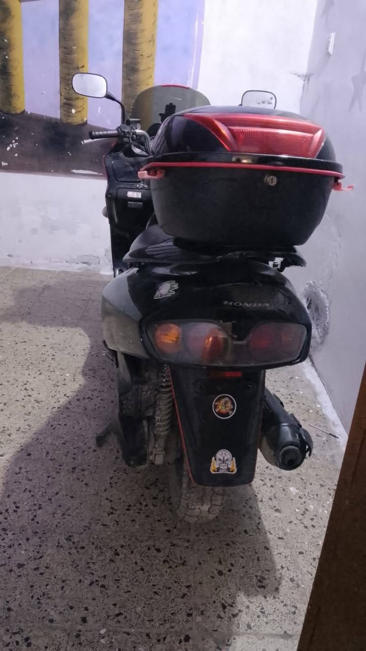 السلام عليكم دراجه فورزه 06 كامله مابيها نقص بس كتف شحن دراجه تخبل كلش نظيفه من الكفرات للمحرك للكهربائيات بس كتف الشحن عنواني 
بغداد حي النصر شارع الجامع  السعر 700 اوبيها مجال بسيط
***********
