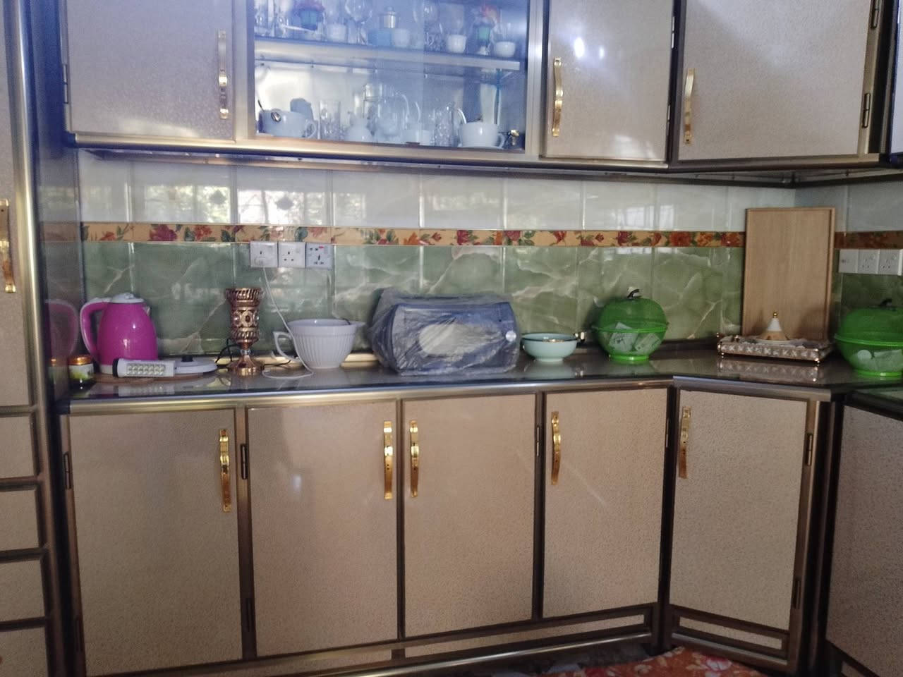 كاونتر 3اقسام كل قسم طوله مترتين وعشرين وزاري ودنكه وسنك استيل دكسام تركي للبيع 2مليؤن وبيه مجال لسعر مكانه اسكندريه


**إذا كنت صاحب هذا الإعلان وتريد حذفه لأي سبب، رجاءا أرسل رسالة إلى الدعم الفني**