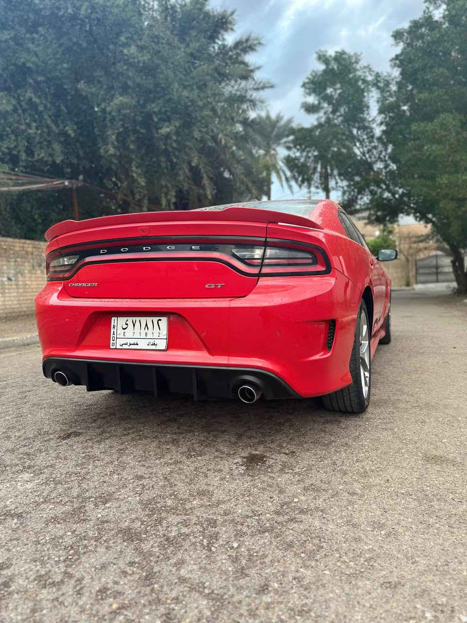 CHARGER GT - SUPER TRACK PAK .
جارجر GT . 
الموديل : 2021 . (خليجي وكالة هارلم ) . 
المحرك : V6.  3.6L . 
العداد 57 km
مكفولة 
المواصفات :
* شاشه كبيرة مع نظام ملاحة نفكيشن GPS .
* الشاشة مع اوپشنات SRT . 
* سستم صوت الپاين مع سماعات پريميوم .
* ويل RT قياس 20 انج . 
* فتحت سقف (سلايد) . 
* مقاعد جلد رياضية . 
* مقعد السائق كهربائي . 
* حساسات خلفية . 
* تشغيل عن بعد . 
* ستيرن كهربائي . 
* تدفئة ستيرن . 
* محدد سرعة . 
* تلفون بلوتوث . 
* كاميرا خلفية .
* مرايا متحسسة للاضاءة العالية .
* كير شفتر بالستيرن . 
* دخول ذكي (بصمة) .
* ⁠كامرة خلفية 
* ⁠كت كامل SRT
* ⁠المصابيح الامامية LED
* ⁠حساسات خلفية
* ⁠كير شفتر بالستيرن 
المكان صليخ ال 600     
***********
رقم الماني بغداد بأسمي السيارة تحويل اي وقت سنوية نافذة
سيارة مكفولة من جميع النواحي مكينة كير تبريد صدر اي شيء مكفول سيارة خاصة استخدام شخصي
تبديل دهن فلاتر تحديثات كلها داخل شركة هارلم
325 السعر
