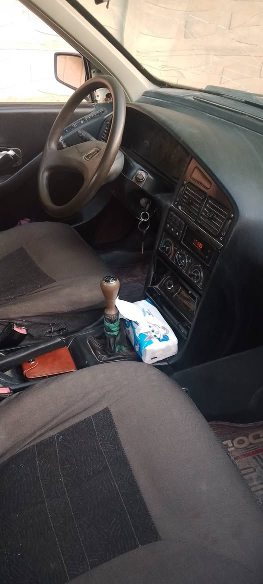 السلام عليكم عندي سياره بيجو روى موديل 9 بلاديه لون ابيض تبريد تدفئة رقم قادسيه مالك موجود محرك نضيف كير مرات يفلت الثاني فقط حداديه زينه كهربائيات شغاله سنويه ساقطة غرامات لا يوجد مكانها بابل السعر17 سياره جاهزه نقصها بيها خياسات لأن بلاديه بلا صبغ ***********
