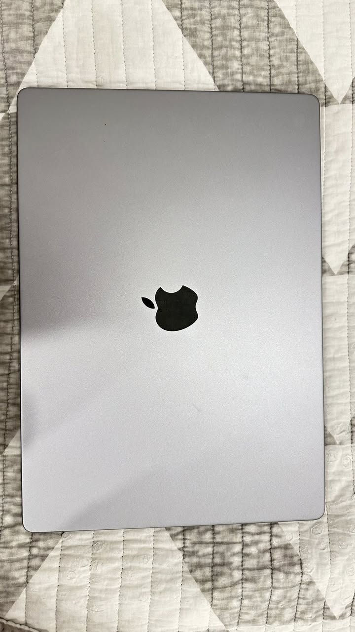 MacBook Pro 2021
معالج M1 
الجهاز نظيف كلش بدون شخوط او كسور 
عدد دورات الشحن 236 مره 
الشحن مالته جداً ممتاز 
لون Silver 
ويا شاحنته الأصلية 140w 
مكاني اربيل ماعندي توصيل

السعر 1.750.000 
مليون و 750 الف وبي مجال


**إذا كنت صاحب هذا الإعلان وتريد حذفه لأي سبب، رجاءا أرسل رسالة إلى الدعم الفني**