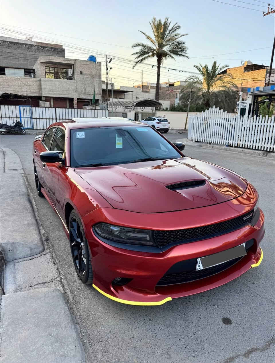 السلام عليكم 

جارجر GT 2021 

خليجي شركة هارلم لون مميز مشمشي ماشية 60 الف ميل السياره بيها بنيد صبغ + نص الجاملغ الخلفي صبغ بدون ايرباك او شاصي او داخل كله بشرط كير مكينة كفاله السياره جاهزه من كلشي 

✅المواصفات ✅

سوبر تراك شاشة كاميرا  بصمه شفتات ستيرن  سلايت  تدفئة  كشنات امامي 
 تدفئة ستيرن  لايت زنون تشغيل عن بعد حساسات خلفية 

العنوان / بغداد  

 السياره رقم دهوك سنوية وهزة جديد تحويل ثاني يوم 

📞للاستفسار 
***********
