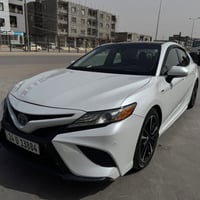 كامري XSE 2018 محرك 4 سلندر ، گير 8 نمر فول مواصفات داخل احمر رادار أم...
