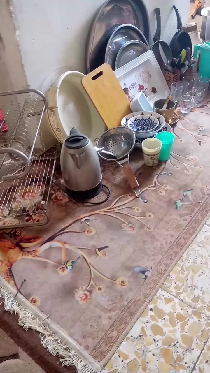 السلام عليكم اخوان عندي غراض منزل جديدة الي يحب يشتريهم يتواصل وياي عندي نقلة والغراض كوله جديدة للتواصل  *********** مكانهم الشعلة
