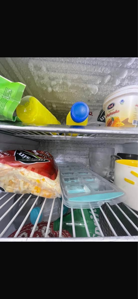 ثلاجه للبيع كلش نظيفه شرط الشغل  للسفسار  

*********** عمارة, ميسان
