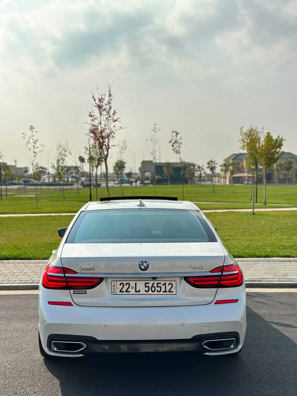 BMW 740Li 2016
خليجي وكالة العروش
بدي وكير ومكينة وكهربائيات مكفول
 

المواصفات فوول مواصفات الخليجي 
بدي كت M بلااد M خارج مع داخل مع ويل 
بانوراما 
داتا شو 
بصمتين بصمة شاشة + بصمة عادية 
مقاعد امامية تدفئة تبريد 
نظام عطر نوعين 
شاشات خلفية 
ايباد خلفي 
شحن واير ليس
5 بردات 
ليد ترحيب اسفل جوانب السيارة 
بعد مواصفات كثيرة موجودة مثل صندوق كهرباء ورادار خلفي وليد جانبي خلفي  و5 كامرات تدفئة مقاعد خلفي حساساات خلفية
5 بصمات خزن ميموري مقاعد ريمونت خلفي  ....االخ
ممشى السيارة 225 الف كيلو ولييس ميل 
بيع او مراوس حسب القناعه
سعر السيارة 26.500 الف$ ( 265 ) بيها مجال بسيط 
4 قطع صبغ بدووون دوااخل بدووون ايرباك 
للتواصل ***********
