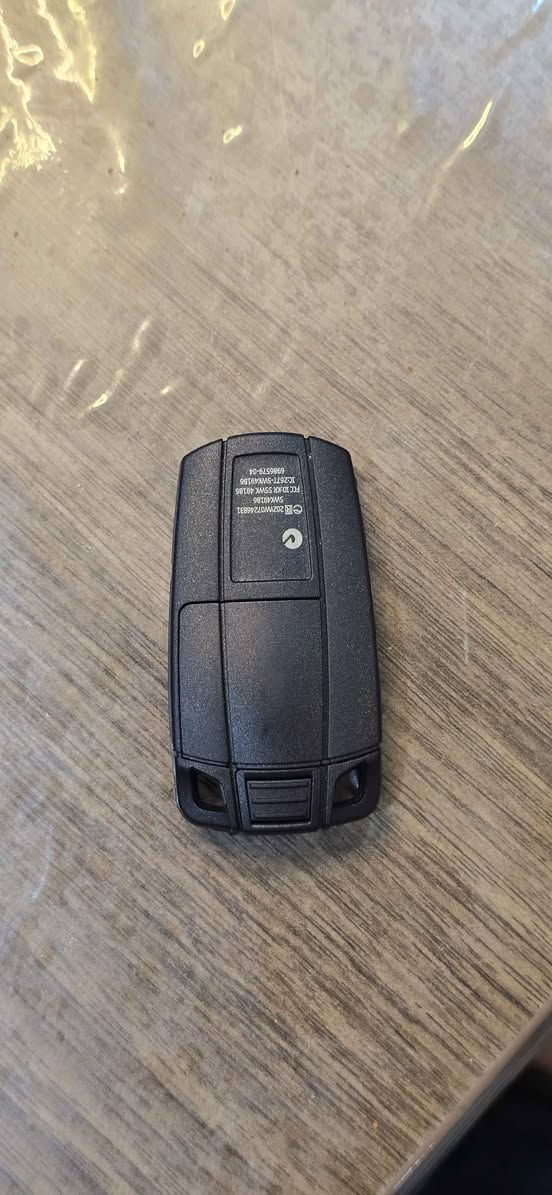 BMW Keyfob
بەسمەی بی ئێم 
تازەیە بەرمەجە نەکراوە
نرخی ٤٠ هەزار
لە سلێمانیم السليمانية, العراق


**إذا كنت صاحب هذا الإعلان وتريد حذفه لأي سبب، رجاءا أرسل رسالة إلى الدعم الفني**