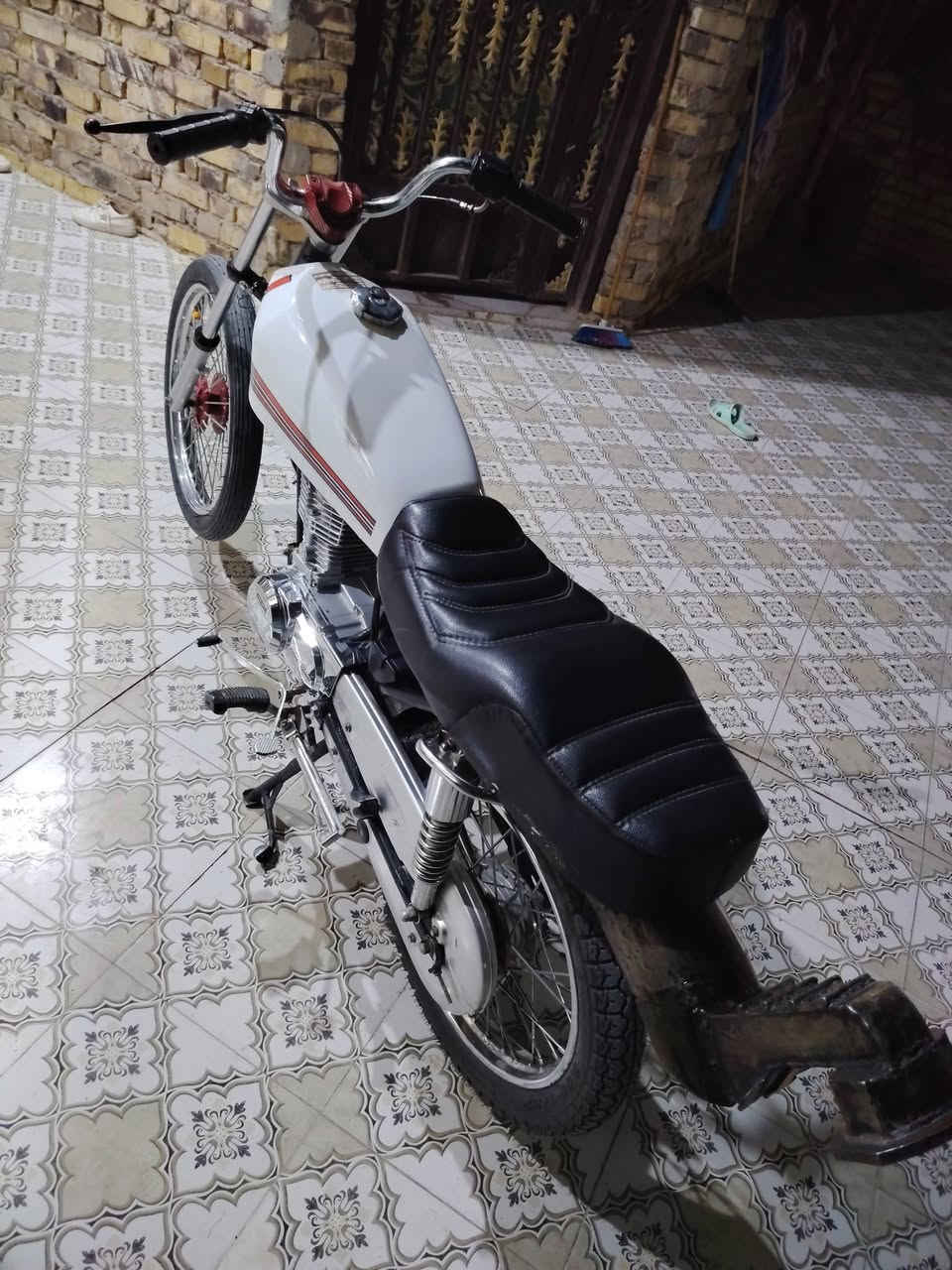 السلام عليكم شباب
الدراجه نامه الشاصي موديل 20 نامه اوراق اصولي 
معمره 26 الدراجه عل السحك بعدهي  شلعه تخبل عليه 
الشراي يتصل *********** السعر خاص  المكان الديوانية الحمزه الشرقي

