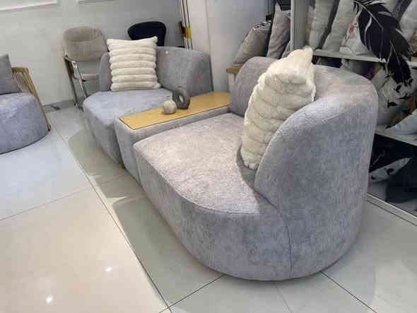 كلاس كلاس الان عند عنوان الذوق والجمال
فقط جديد تركي ماركه روعه
كرسي دوار اتكيت من ضمن القنفه جمال راقي 
قماش خاولي حرير ناعم 
خشب طبيعي كلة
 للحجز *********** واتس 
متوفر جميع فروع أنتيكا الثلاث 
الفرع الاول شهداء البياع 
الفرع الثاني بغداد الجديدة 
الفرع الثالث المشتل تقاطع الأجراس
