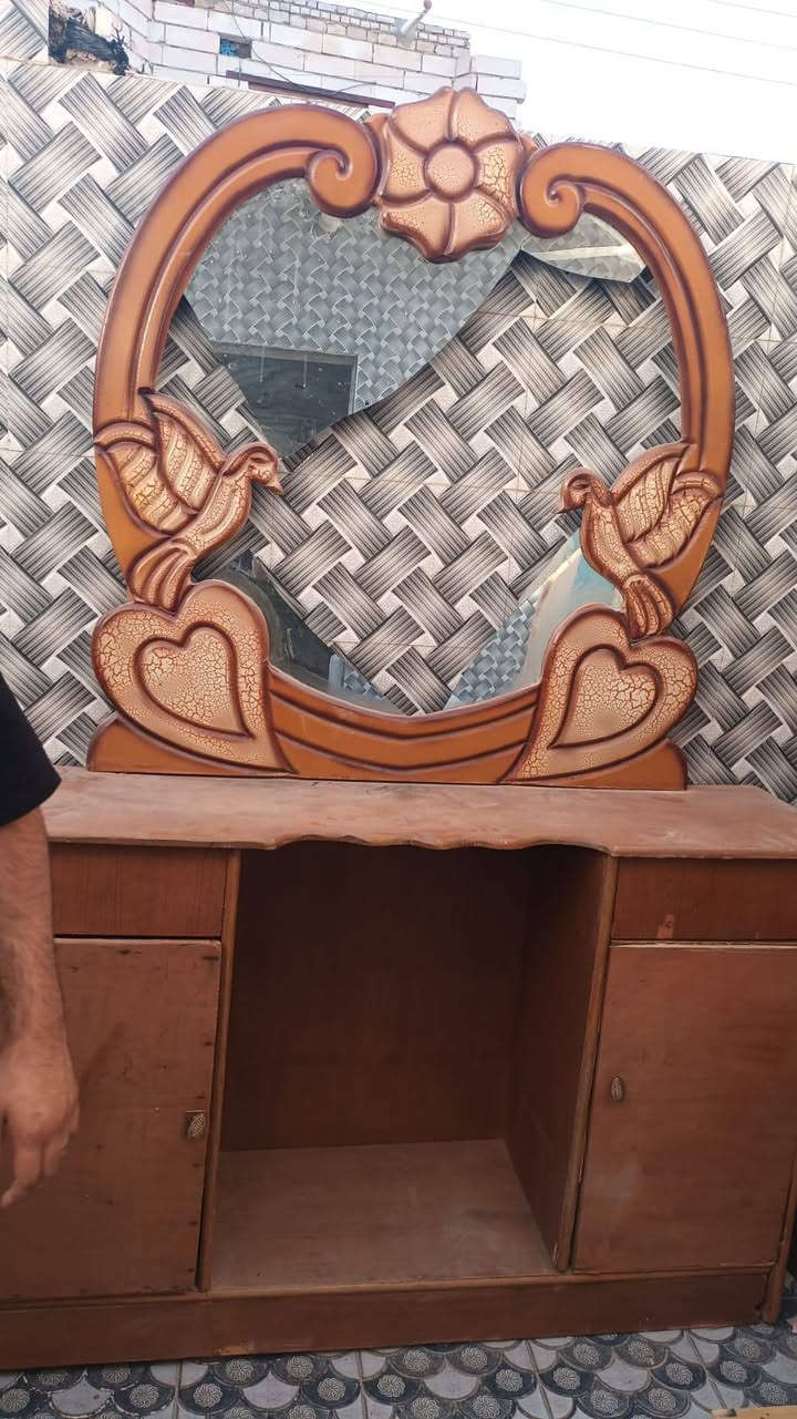 غرفه نوم الكنتور كلش نظيف وصاج التوابع يحتاجن ترتيب سعر400وبيها مجال مكان الشطره


**إذا كنت صاحب هذا الإعلان وتريد حذفه لأي سبب، رجاءا أرسل رسالة إلى الدعم الفني**