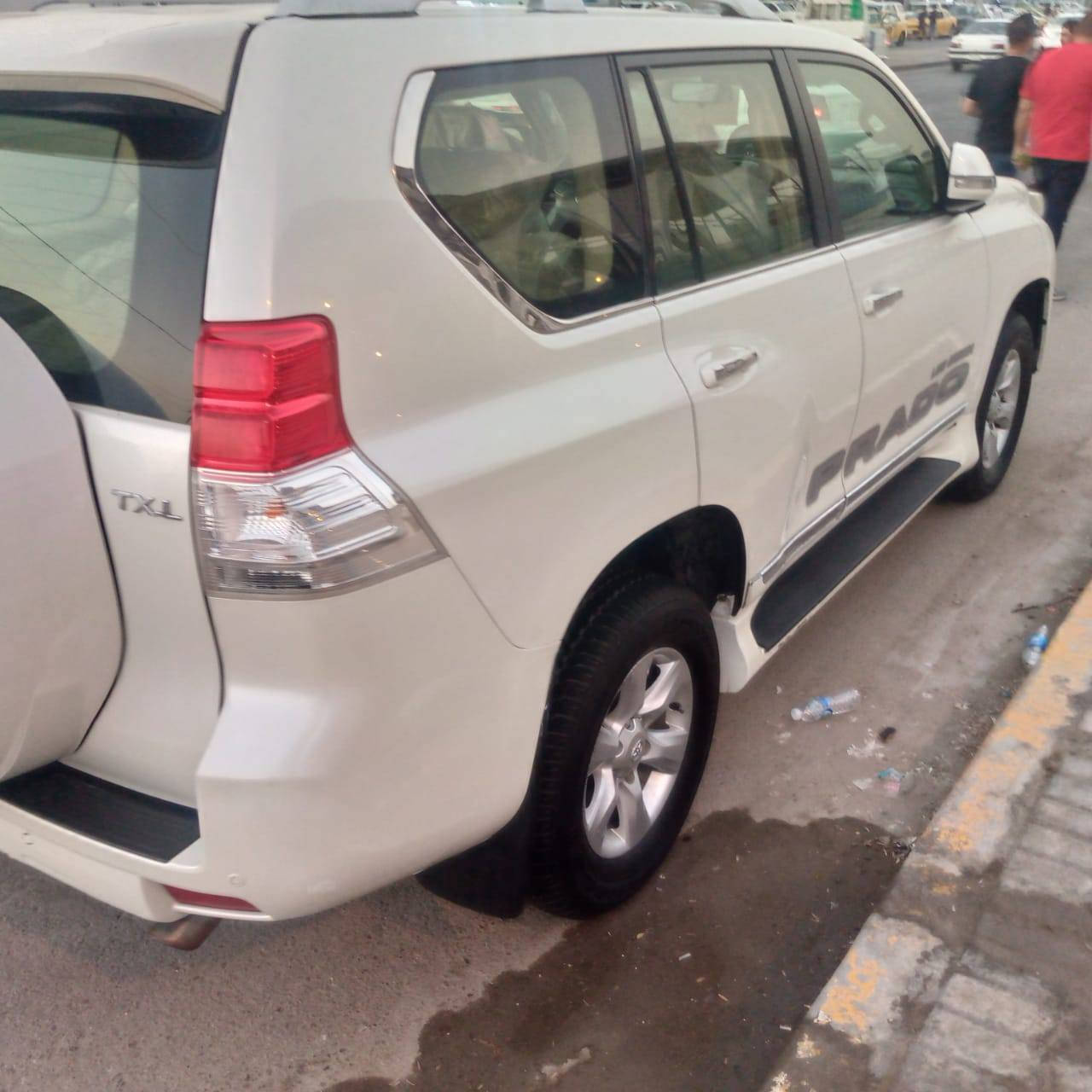 السلام عليكم برادو موديل 13 فول مواصفات 6سلندر ماشيه 137 حقيقي سياره جدا جديده بيهةبارد 4اصابع بالجاملغ الأيمن الامامي تخم تاير ياباني باتري جديد بأسمي تحويل مباشر والشراي يتصل ***********
