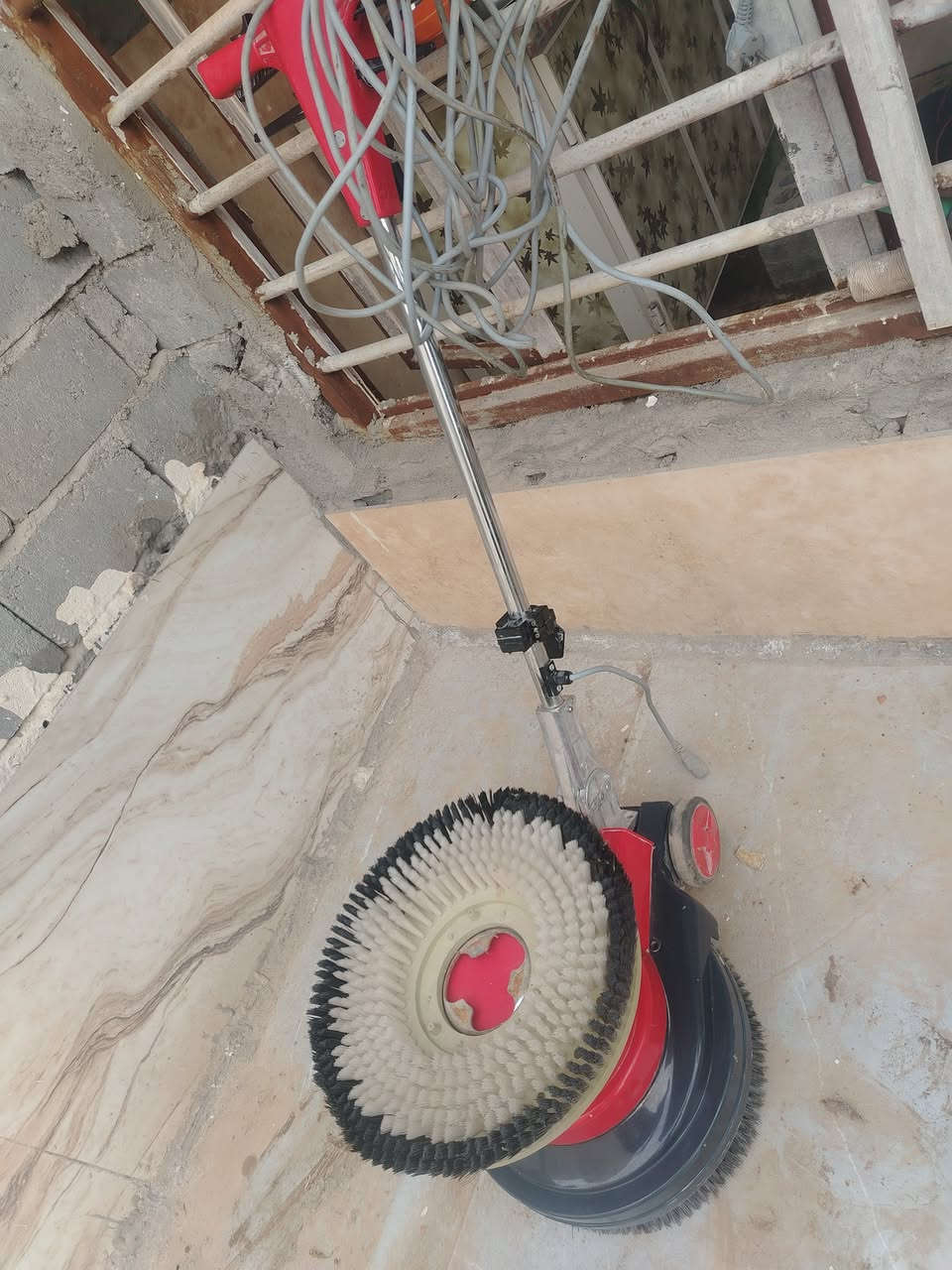 جلاية تنضيف غسل زوالي وجلي ارضيات مستعملة اخت الجديد سعرها 300    ***********
