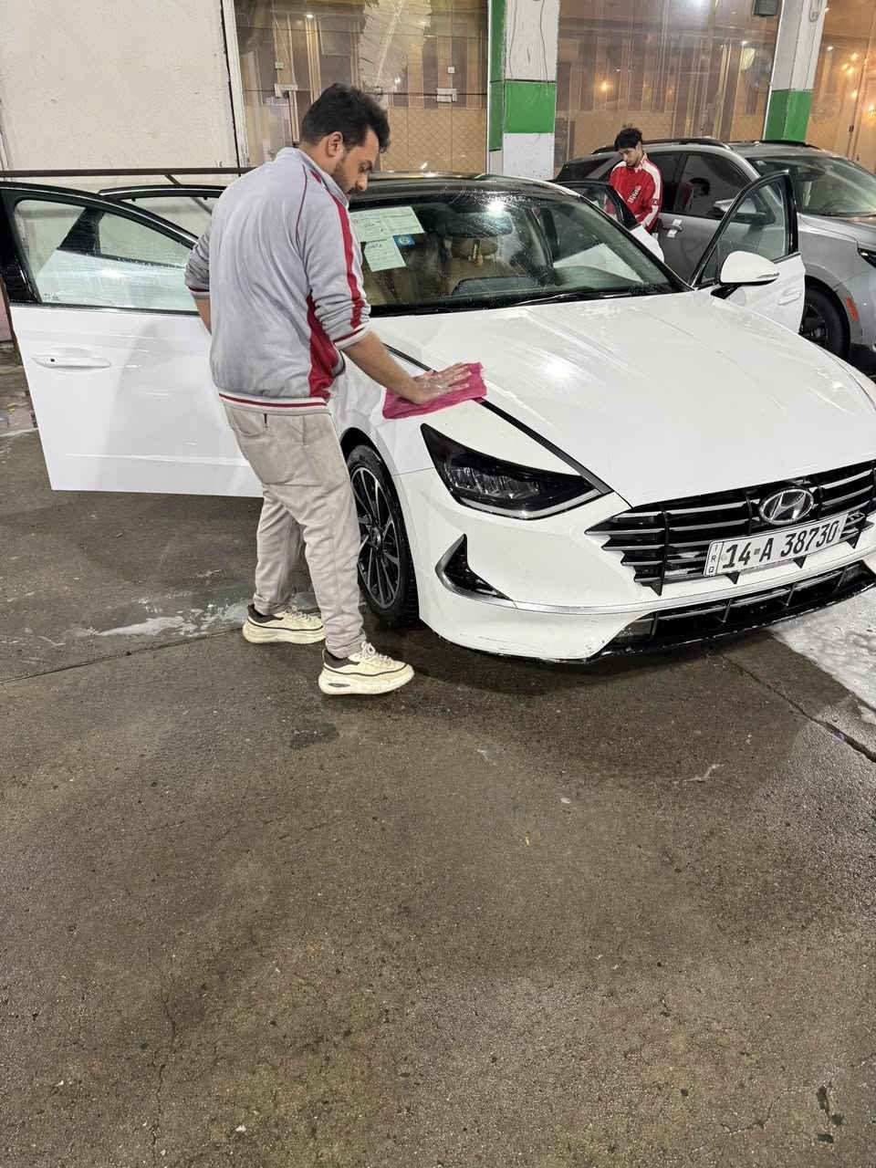 ‏هونداي سوناتا 2023 خليجية باسمي تحويل ثاني يوم بيها صبغ بباب السائق وبيها الوجه المكينة مبد  زنجبيل ما أبغى سيارة كفالة العامة راين هم 225 وبيها مجال ***********
