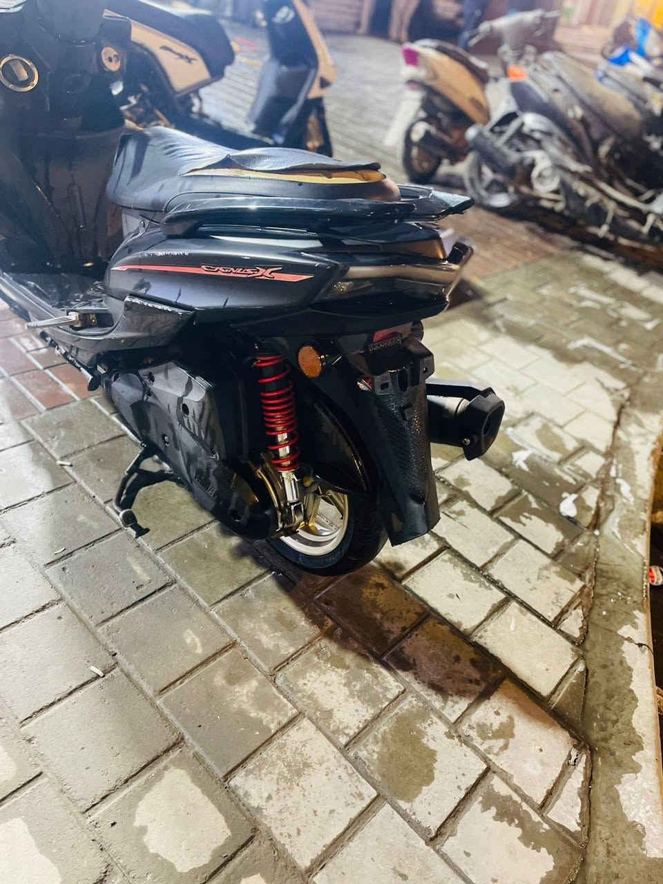 سلام عليكم دراجه سكنس ياباني الدراجة نضيفه مكفوله : السعر 16 ورقه : العنوان مدينة الصدر : الرقم ***********
