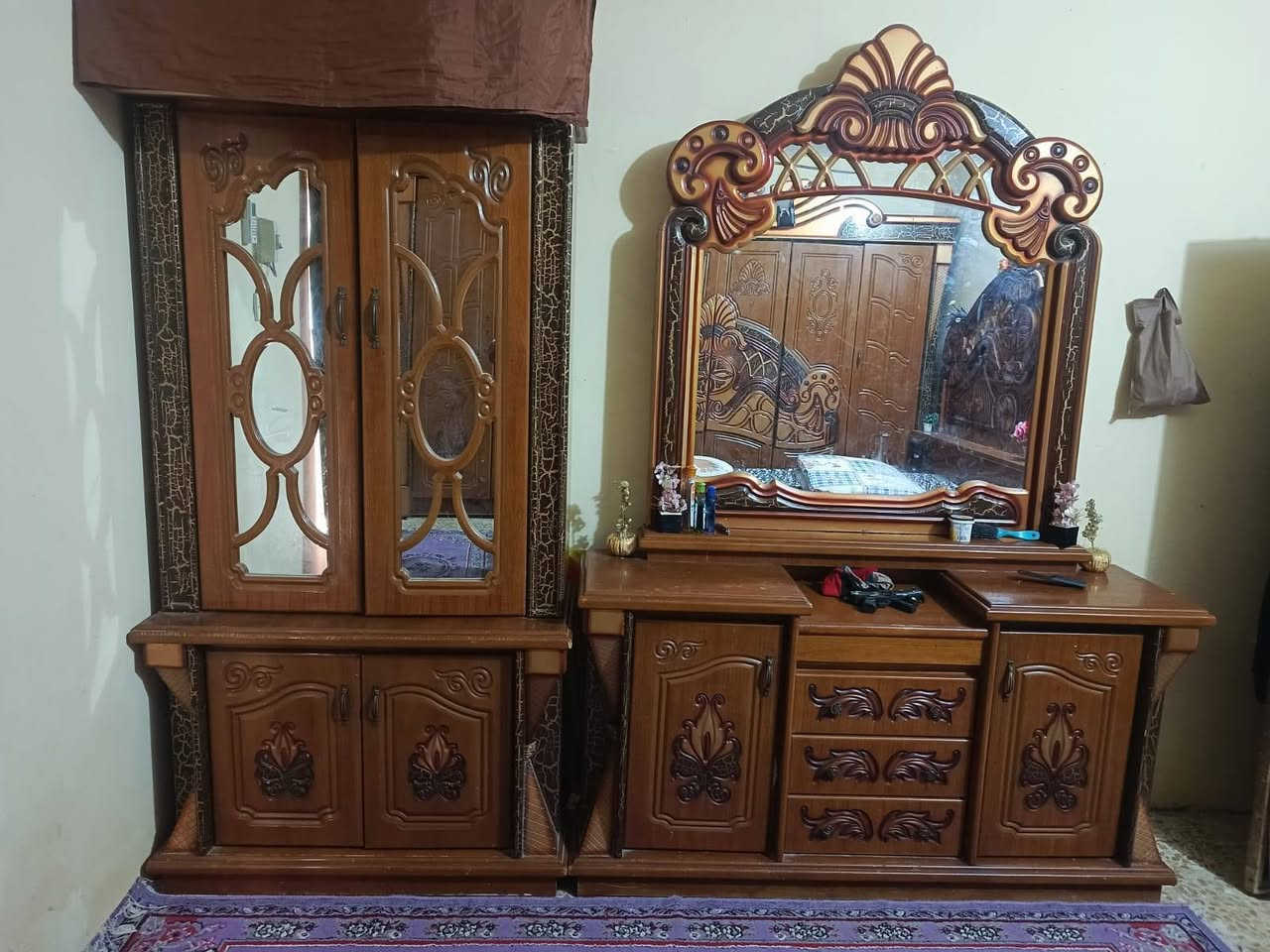 غرفة اخشاب تسكام ثقيل..
مكلف بالنشر
مكلف بالنشر 
***********  هذا الرقم وبي وات ساب
