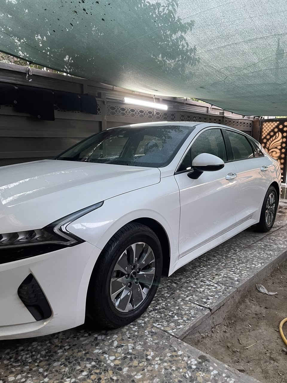 🚘 كيا K5 HEV موديل 2023 للبيع 🚘
🔹 اللون: أبيض لؤلؤي
🔹 محرك هايبرد اقتصادي
🔹 ناقل حركة أوتوماتيك
🔹 شاشة وكاميرا خلفية
🔹 حساسات ركن
🔹 تشغيل بصمة
🔹 مصابيح LED
🔹 سيارة نظيفة جداً واستعمال شخصي

📝 الملاحظات:
✅ يوجد شخط سابق في الباب الأيمن وتم تصليحه على البارد بشكل احترافي.
✅ توجد طخة بسيطة فقط أسفل غطاء الجنطة الخلفية كما موضحة بالصور.

✅ السيارة بحالة جيدة وجاهزة للفحص.

📍 الموقع: بغداد السيدية تقاطع درويش بعد سيطرة التراث 

السعر : 180$ 

📞 للاستفسار:

***********￼
***********

#كيا_K5 #K5_2023 #هايبرد #سيارات_للبيع
