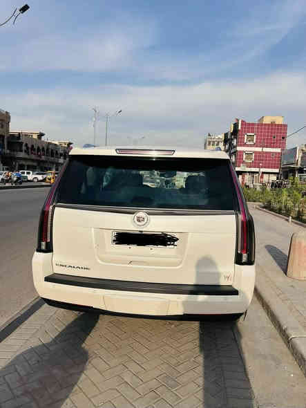 السلام عليكم 
كاديلاك للبيع 
موديل 15
سيارة جديدة على وضع الشركه 
المكينه 5300
ماشية 143
نص باب صبغ 
فول واحد على واحد 
رقم انكليزي هزة جديدة
بسمي ثاني يوم تحويل 
العنوان بغداد مدينة الصدر 
الهاتف ***********
السعر 30$يعني تلث شدات
