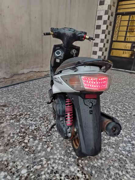 السلام عليكم
دراجه سكنس فحل  بكلايت لد
حلوه وناعمه
 نضافت الكفرات 85٪
العنوان بغداد البلديات قرب تقاطع الكهرباء 
رقمي ***********
الشراي يتصل
رحمه الوالديكم المو شراي لا تتصل 🫰
