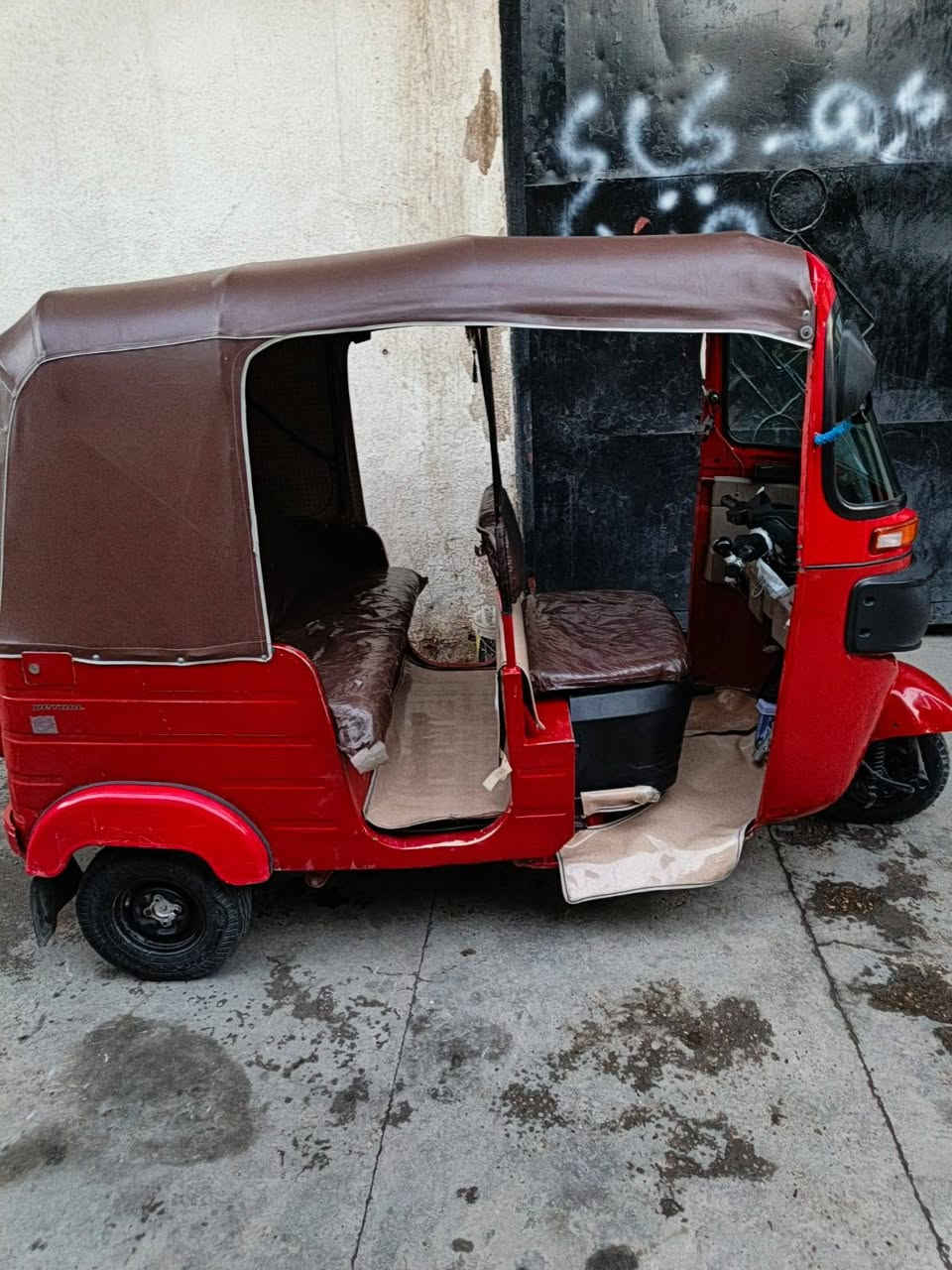 يالله سلام عليكم شباب تكتك موديل 18 تكتك مكفوله الله شاهد فقط دوس معمره تكتك مال جناي  تكتك أوراق كامله سعر اربعه ونص وبيه مجال عنوان التكتك بغداد بوب الشام  
الرقم ***********
