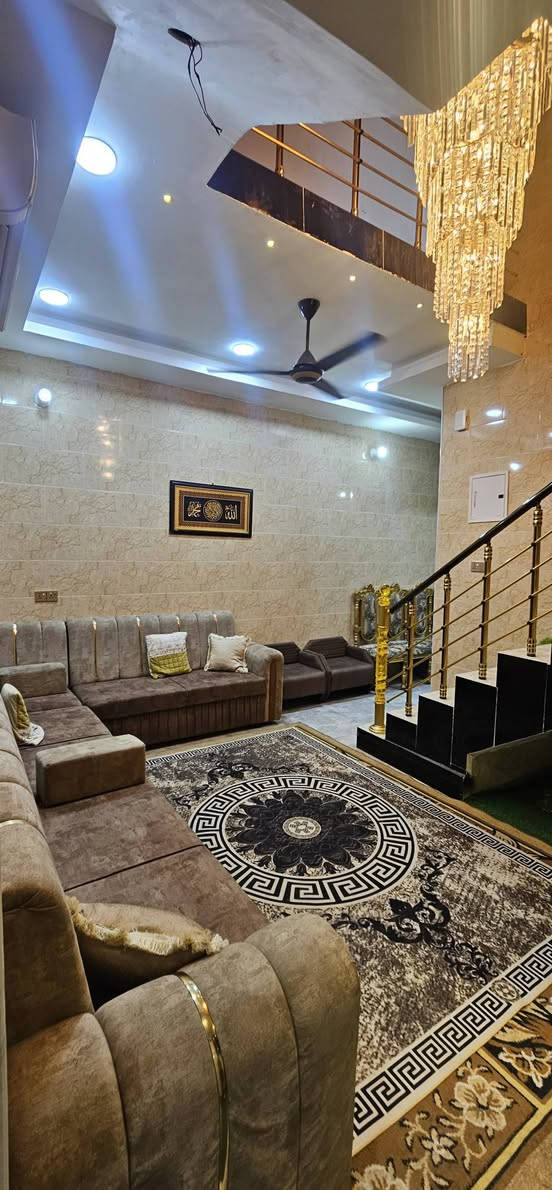 بيت مساحته ١١٥ طابو زراعي طابقين خلف محطة حمورابي بته باالتقسيم الثاني والمنطقة مجاري وتبليط بناء حديث يحتوي على ٣ ثلاث غرف نوم وسقوف جبسن بورد ومخزن باالسطح الخارجي كامل مابيه اي نقص السعر ١٤٠ وبيه مجال للأستفسار الاتصال
***********--***********
