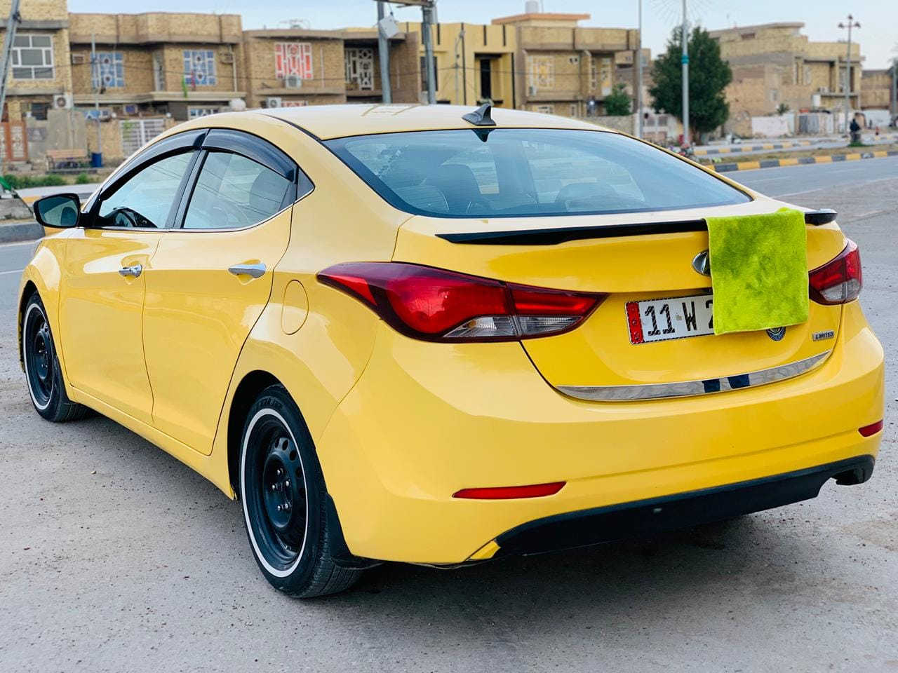 السلام عليكم.
النترا2014 رقم بغداد انكليزي بسمي تحويل مباشر مصفره هيئه اوغرامات فول مواصفان لمتد بصمه تشغيل بصمة ابواب شاشه كبيره كشن كهربائي تدفئه بلكشن تحكمات حادث بصيط بدون تبديل صور الحادث موجوده مع السونار السعر110 وبيه مجال  الاتصال ***********  مكان السياره واسط مركز المدينه
