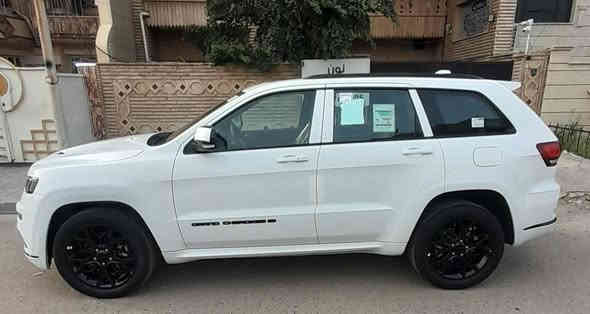 السلام عليكم جيب كراند شيروكي فئة S خليجيه رقم بغداد موديل 2022 مكفوله من الصبغ والبارد والشخوط بحال الزيرو ماشيه 20 ألف موصفات فول واحد ع واحد ام الرادار الأمامي داخل جلد اصلي مطعم بلون احمر شامو رقم التلفون ***********
