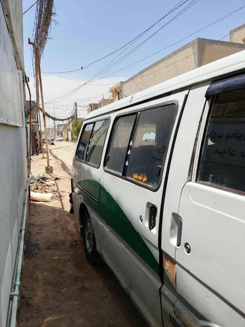 كيا بسته للبيع مديل 95
سياره نضيف ومال بيت لا خطوط ولا ع جاده
شوفت عينك اربعه وعشرين ساعه غاسلها وحاطها بل باب مكينتها ناعمه وكيرها بعد انعم
سنويه ورقم انكليزي يعني مصفرا من كل شي 
حتى باج بيها راعيها موجود تريد مداور باسمك تريد وكاله باسمك 
حداديا كارتون كهربائيات عالي ناصي كلها من طول لطول شغاله تأخذها ربع متذب عليها 
مكانها نجف ورقم *********** 
50 وبيها مجال إذا شراي بيك خير وتدلل إذا مو شراي لا تعبني لان ما متوازي ع بيعه
إذا مراوس سياره صغيره نضيفه
