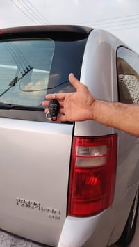 سيارة للبيع 2009 اكلين بأسمي محرك 3300 كشنات منفصل جام وأبواب و مرآة ك...