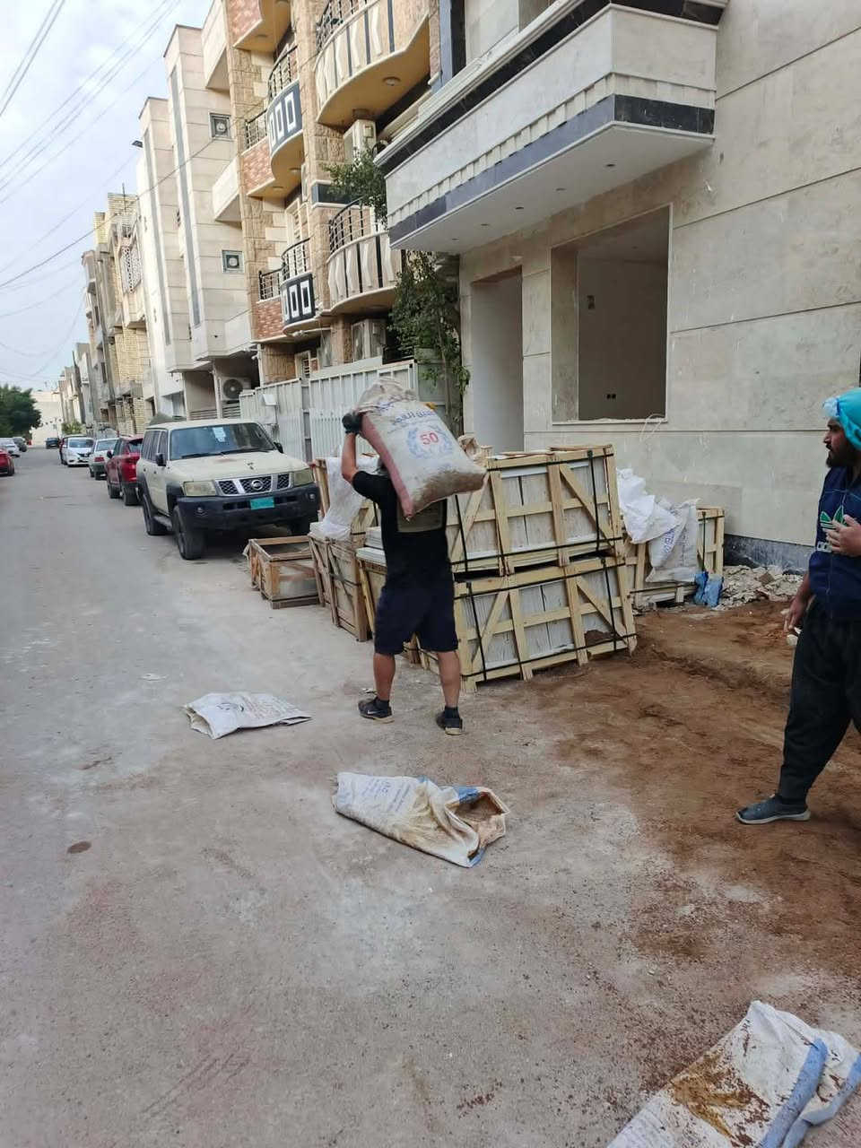 السلام عليكم احنا نشتغل تصعيد مواد على الظهر كافه مواد البناء بالسعر المناسب رقم واتساب ***********
