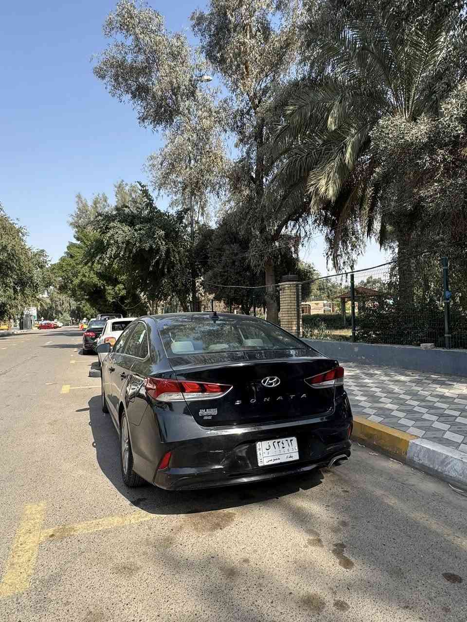 السلام عليكم
سوناتا 2018 وارد امريكي 2.4 GDI 
رقم بغداد تحويل مباشر 
محرك وكير كفاله 
المواصفات العاديه 
تدفئه تبريد . 
تحكمات مقهود شاشه كار بلي 
كراسي مخمل 
 حساس نقطه عمياء ويا الاشاره 
ويل حجم 17 
ماشيه 102 ميل 

السياره نقصها بطاين جملغات اماميه وبيها ملاحظات بسيطه مبينه بالصور 

حادث من امريكا بنيد وجاملغ عكس السايق 
وهنا بالعراق صارت بيها ضربه نصبغت جهة السايق 
يعني السياره 6 قطع صبغ  صور الحادث موجوده وصور السونار موجوده 
السعر 118 وبي مجال 
عنوان بغداد الكرخ 
*********** متوفر واتساب وماسنجر
