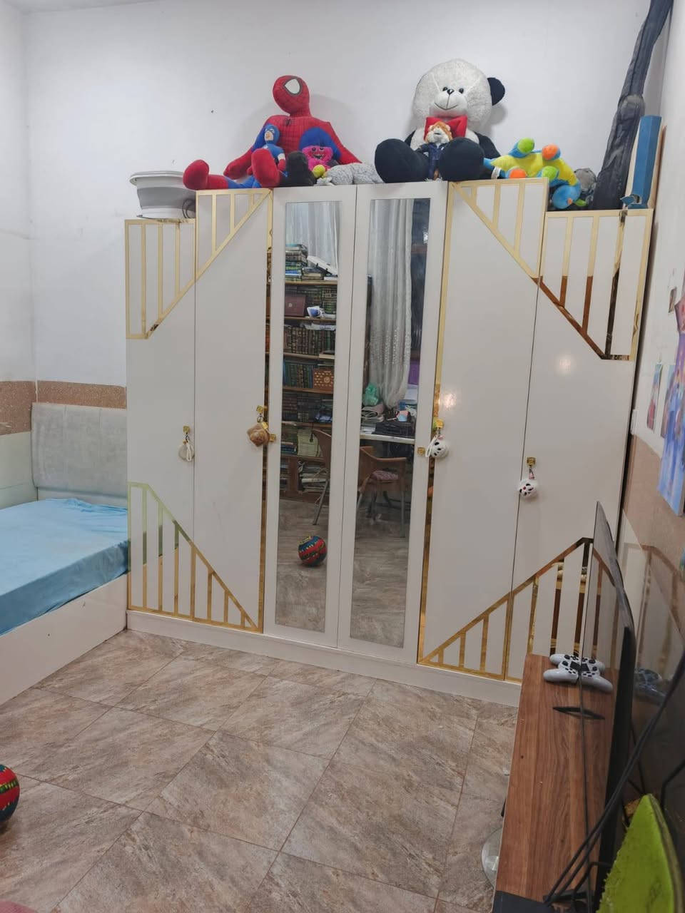 سلام عليكم خوان غرفه تركيه اللبيع سعره 300 وبيه مجال بسيط نضافته كدامك ١٠٠/١٠٠ والموشراي لا يحجيني حلفكم بل حسين رقمي *********** وات ساب وفيس متواجد حياكم الله❤
