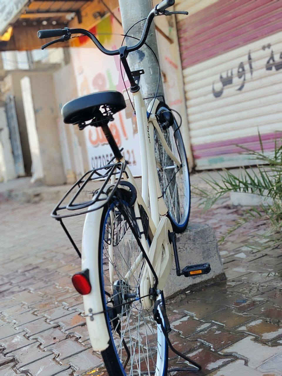 سلام عليكم بيسكل لبيع بيسكل ياباني بيسكل نضيف حاويه سياقته رزنه غراضه كامله سعر ميه واربعين اوبي مجال اتصال وتساب فقط  ***********
