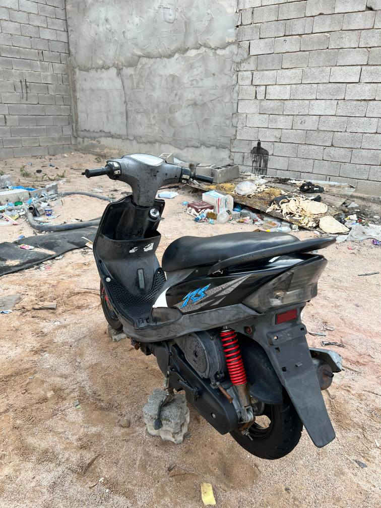 دراجه ماكس عدله  قبل فتره طلعته من رمبه فول نضافه دراجه بلاديه من الطول للطول برقي مامفتوح كلشي شغال نكره سلف .

وتساب : *********** البصرة, العراق
