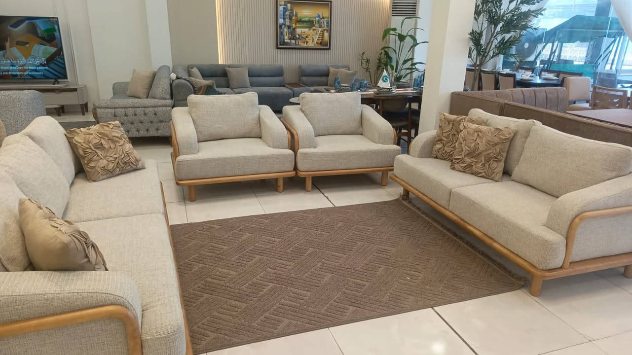 السلام عليكم،
للبيع تخم ٧ مقاعد تركي خشب زان 
جديد غير مستخدم تم شراءه قبل شهر، سبب البيع لم يناسب قياسات الاستقبال
الموقع: بغداد قرب سريع المطار
السعر 1,350,000 بي مجال بسيط 

للاستفسار الاتصال على ***********
