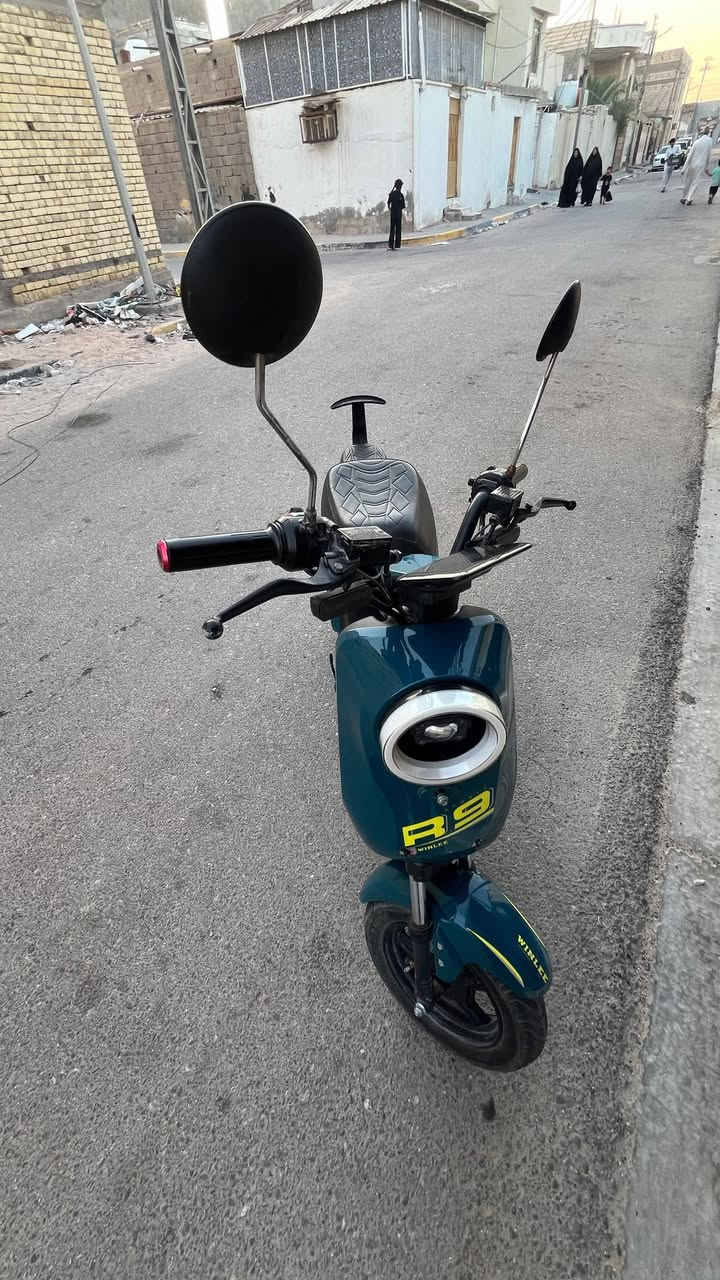 🚲🔥 دراجة شحن R9 للبيع –
السلام عليكم ورحمة الله وبركاته
🔹 النوع: دراجة شحن R9
🔹 الحالة: نظيفة جداً / استعمال خفيف
🔹 البطارية: قوية وتدوم لفترة طويلة (شحن سريع)
🔹 السرعة: مستقرة وأداء عالي داخل المدينة
🔹 الشاحن: أصلي ومتوفر
🔹 الإطارات: بحالة ممتازة
🔹 الهيكل: متين وخالي من العيوب
🔹 الإنارة: شغالة أمامي وخلفي
🔹 الاستخدام: مناسبة للتوصيل، العمل اليومي،
💰 السعر: 425 ألف 
📍 الموقع: البصرة – الزبير
📞 للاستفسار: ***********
📌 ملاحظة: مو شراي لايتعبني
@إشارة
