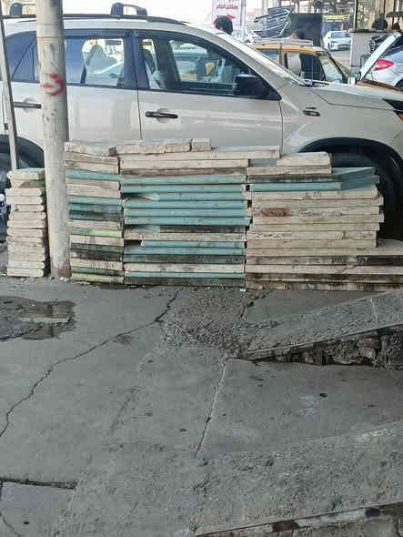 سلام عليكم حلان مستعمل مال رفوف نضيف بدون كسر بس يحتاج تنضيف للبيع ***********
