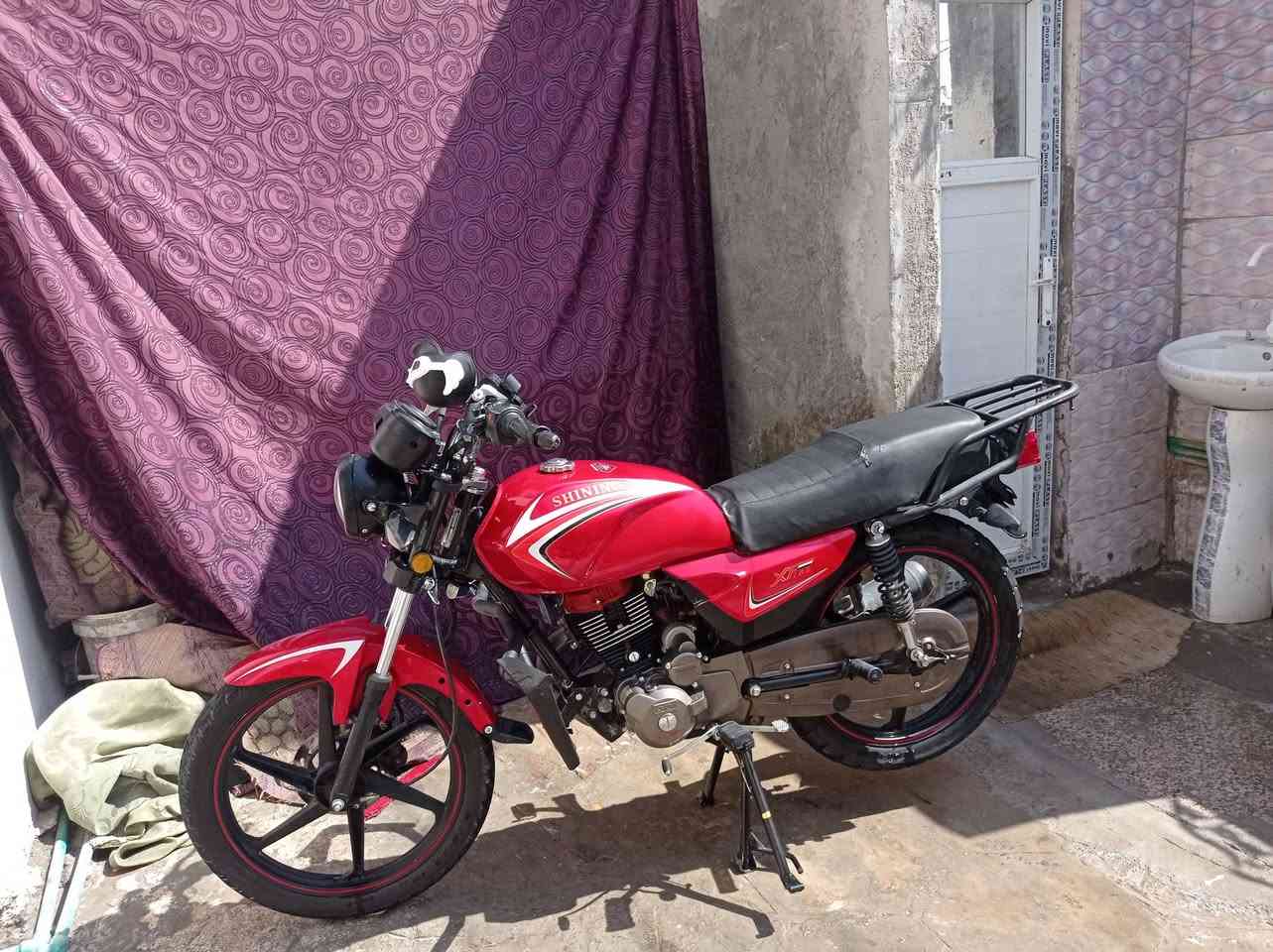 سلام عليكم
دراجة شاينينغ التي لاتعرف جلبة مال شارع تحتاج بس بس واحد يشتغل بيها 
اوراق كامله اصولي 
وياهه ستاند موبايل  وصندوك هديه مني 
متواجد واتساب  او على الخاص 
***********
