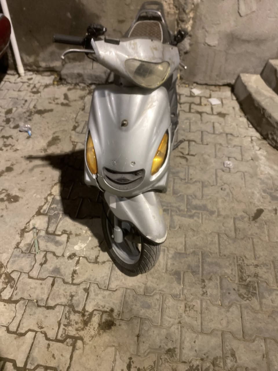 سلام عليكم درجه اكزاز نوع ياياميه خبط درجه مفتوحه الدرجه جاهزه من محرك وكلجت وبريك امامي وخلفي جدي كهربايت كله شغله كشن ينقفل اسيرن ينقفل عدالسرعه ولبنزين يشتغل جاهزه السعر 650الف وبيه مجال لطيبين ودرجه ماتعوبه التصل على الرقم ***********
