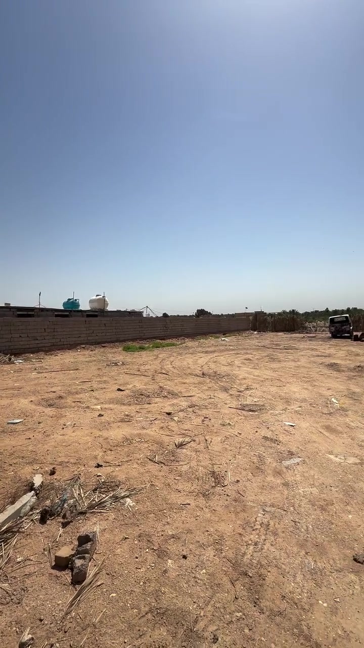 قطعة أرض للبيع 🔥

📍الموقع: كربلاء / قضاء الحر / منطقة السوادة
شارع مدرسة الحسام وتنزل عالطريق مباشرة

📐 المساحة: حوالي 680 متر
▫️الأبعاد: 17 عرض × 40 نزال

✅ تتوفر خدمات ماء وكهرباء
✅ موقع ممتاز للسكن أو الاستثمار

📄 جنس الأرض: طابو زراعي
📑 سند 25 إقرار
✍️ تتكاتب مباشر مع صاحب الأرض
✅ ثاني يوم تستلم الإقرار باسمك

💰 السعر: 32 مليون نقداً
وممكن دفعتين بانتظار حسب الاتفاق

والسعر بي مجال وقابل للتفاوض للجاد وفلوسه حاضرة

📞 للاستفسار واتساب أو اتصال:
***********
