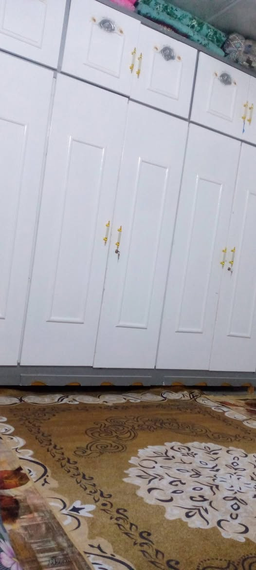 كنتور للبيع ابو ٦طابقين السعر ٥٠٠وبي جديد المستخدم هواي الهاتف ***********
