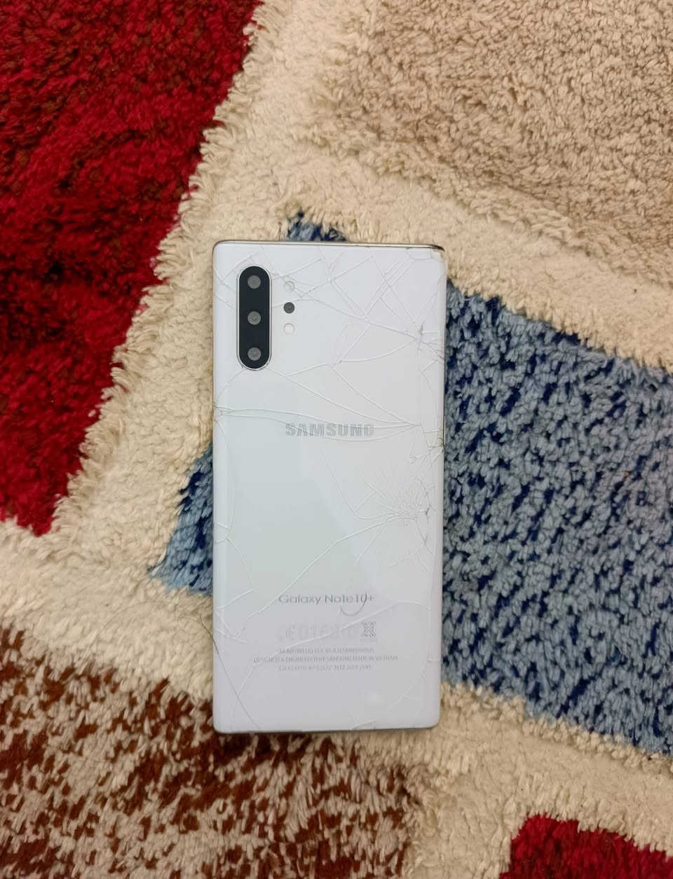 السلام عليكم سامسونج نوت 10 بلص نضيف كلشي شغال بس يحتاجها شاشه الخاص مفتوح أو اتصل***********

