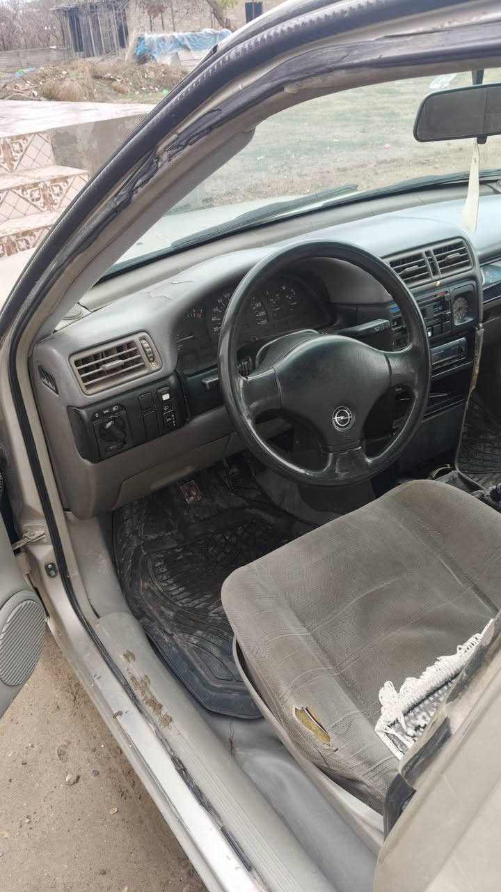 السلام عليكم أوبل  فگترا للبيع شرط محرك وگير صدر سيارة حلوة مال بيت رقم سليمانية سنوية لل27  
العنوان محافظة صلاح الدين قضاء 
السعر 38 وبيها مجال لا أحد يگول غالية كلشي اكو بالسوگ 
رقم ***********
