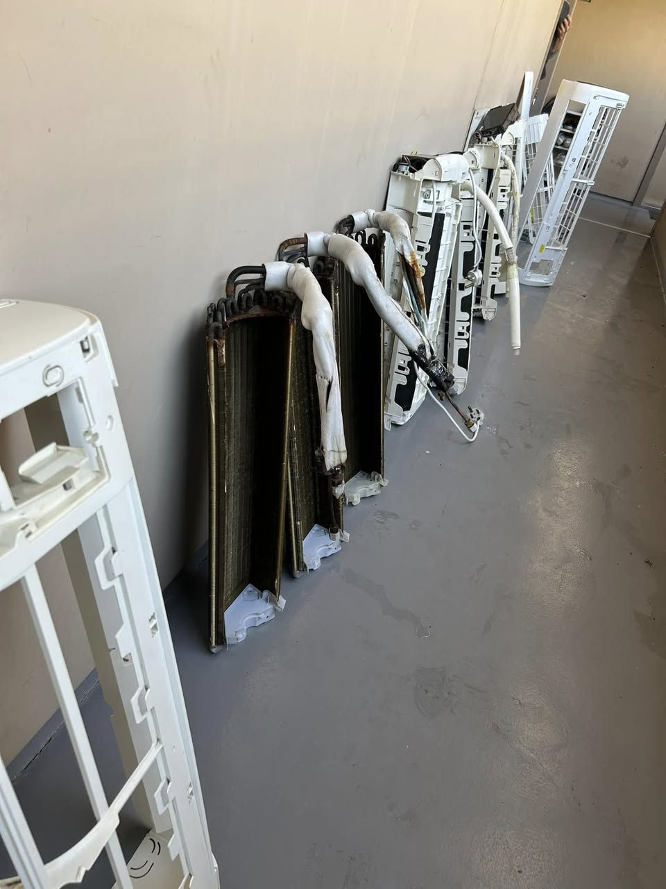 ***********

علي حيدر
 للتكيف وتبريد وصيانه الموقعيا 

(نصب 🔧- صيانة 🔩⚒- ادامةواعادة تأهيل و تنضيف السبالت ) 🚛 
مختلف انواع اجهزة التبريد والتكيف  

 🦅علي حيدر ***********
