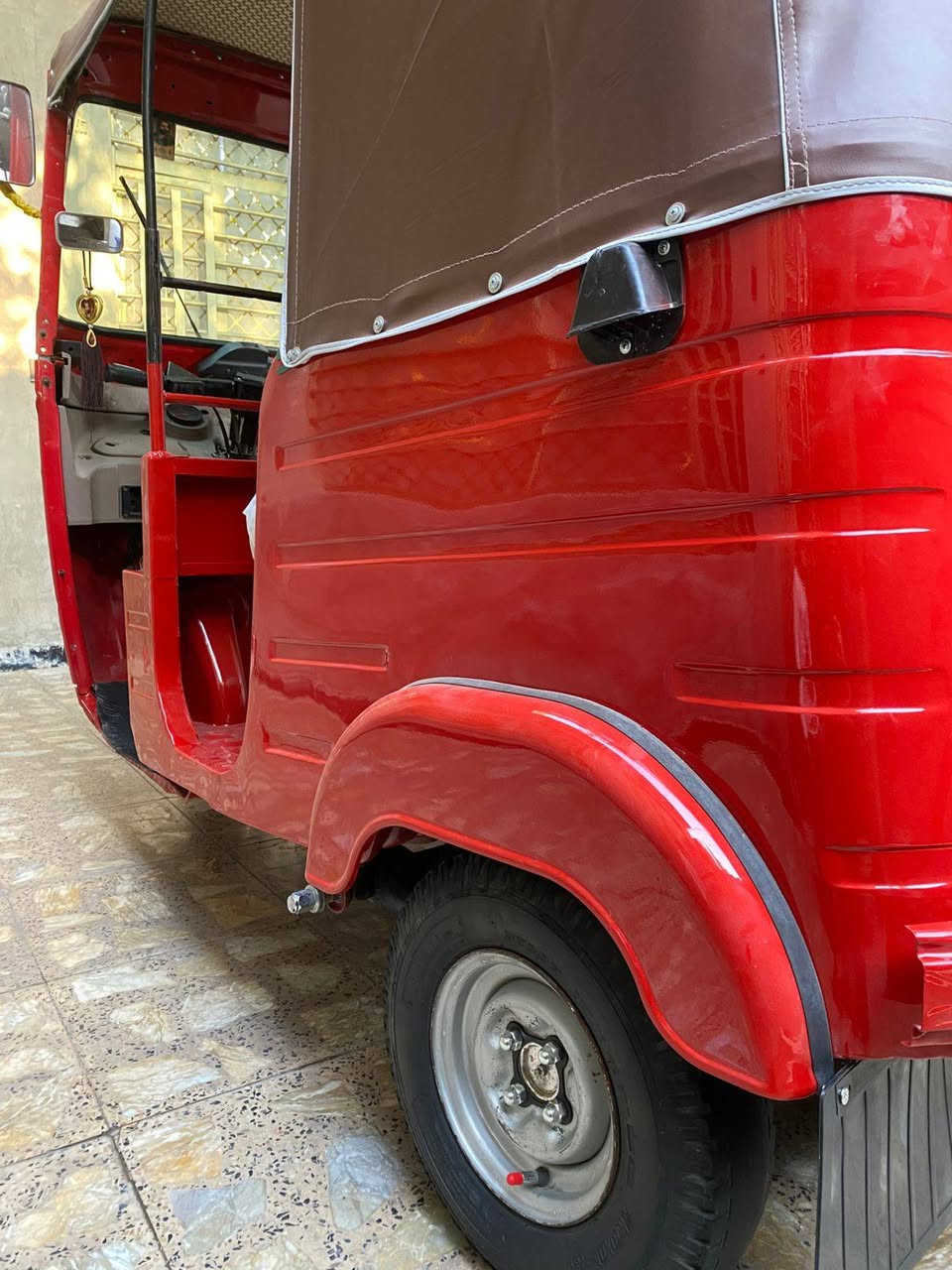 للبيع موديل 18 شهر 11  اوراق اصولية مكاني زعفرانية ***********
