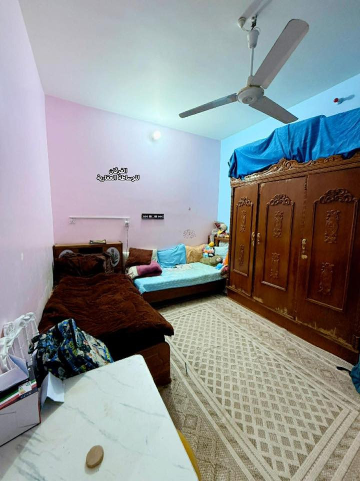 بيت ركن طابو صرف ١٠٠مترمربع الشكل  شارع سنتر المشخاب يحتوي ع غرفتين وصالة واستقبال ومطبخ وملحقاته السعر ١٣٠وبي مجال للاستفسار الاتصال ع الرقم 
***********
