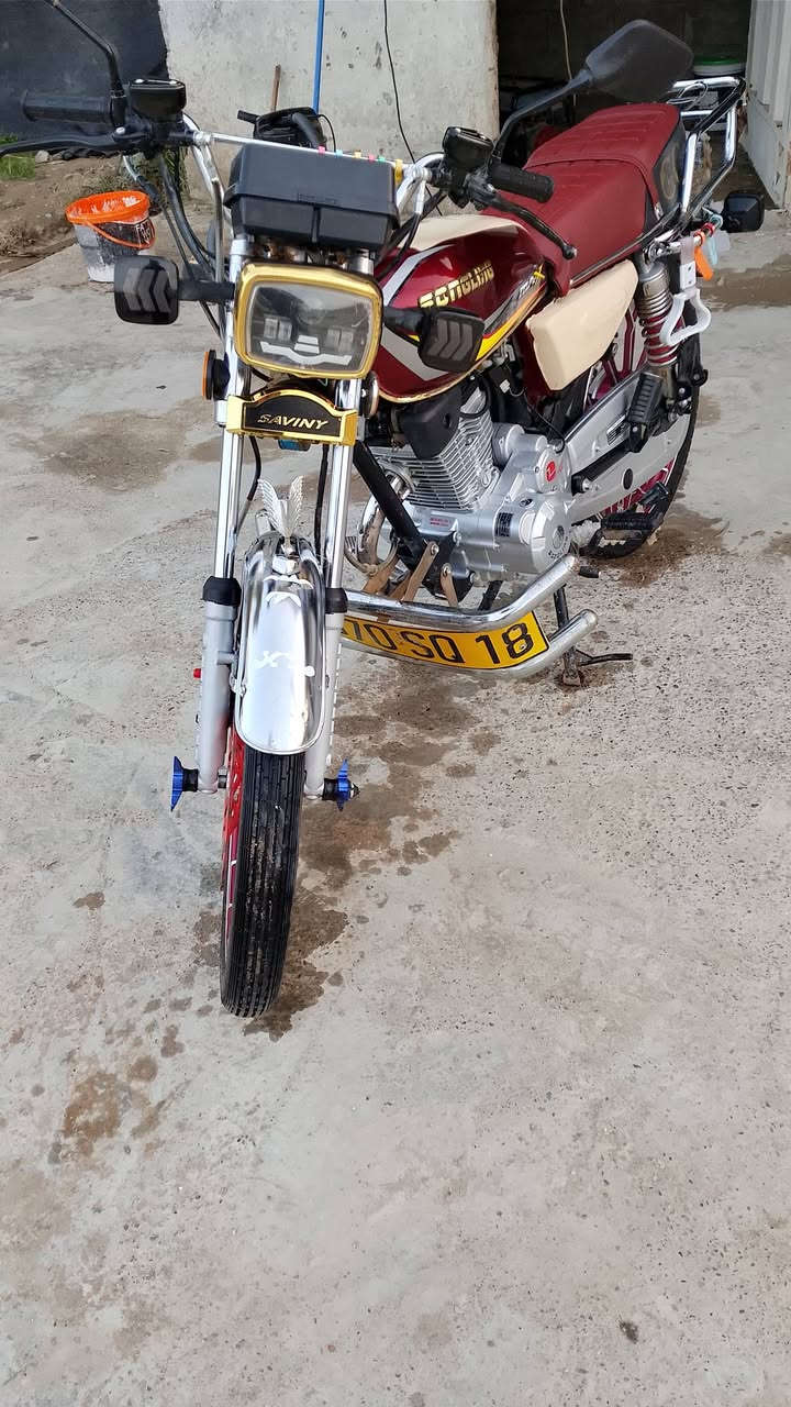 سلام عليكم دراجة سيفان موديل 2024طلعة 2025دراجة نيضيفة شوف عنكم دراجة كلج عمبار دهن واير مكان دراجة ديالى الحديد سعر850وبه مجال للشراية***********
