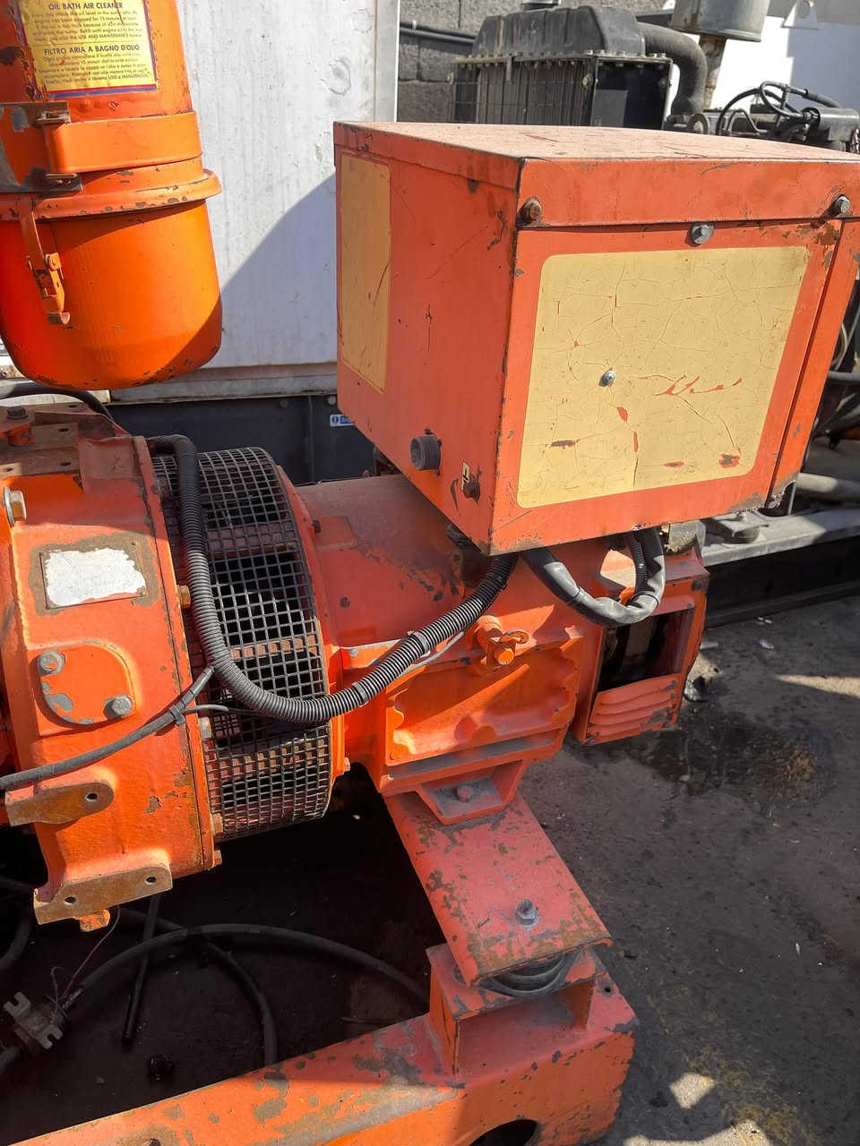 *********** ///افيكو / فيات اوربي اصلي ممشتغل بل عراق بشرط(( 30 كيفي ))  200 ساعة فقط مشتغل عنوان اربيل
